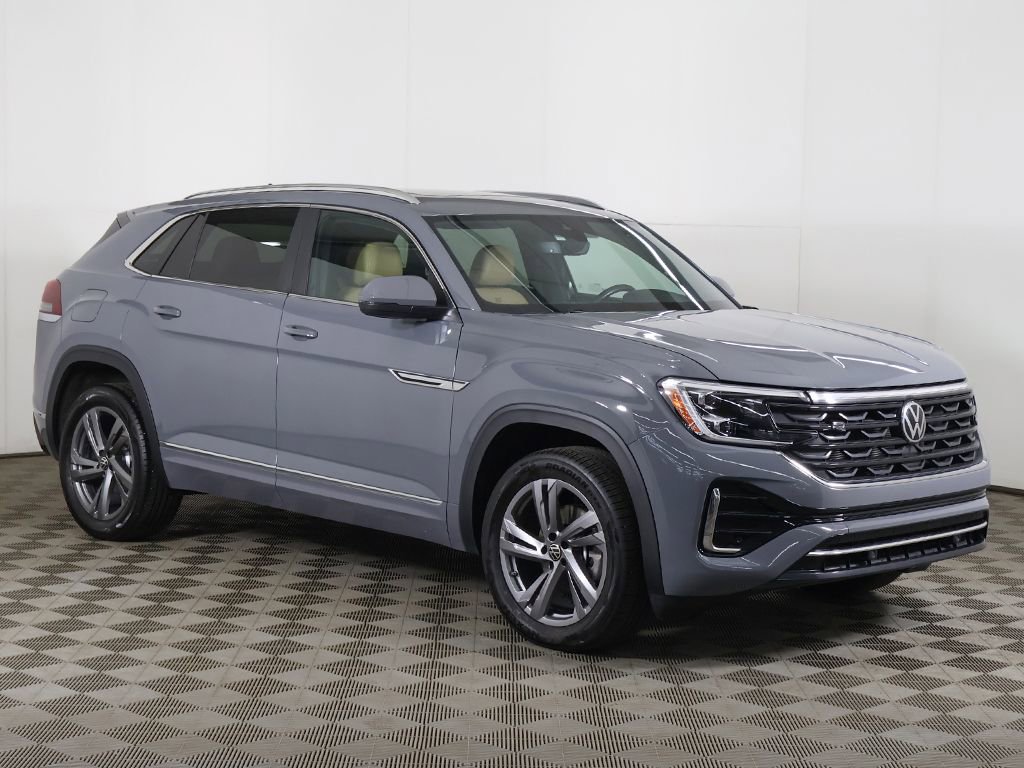 Used 2024 Volkswagen Atlas Cross Sport SEL R-Line AWD/4WD image 2