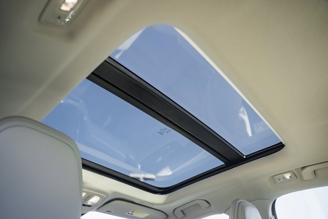 Certified 2023 Volvo S60 B5 Ultimate w/ Climate Package image 31