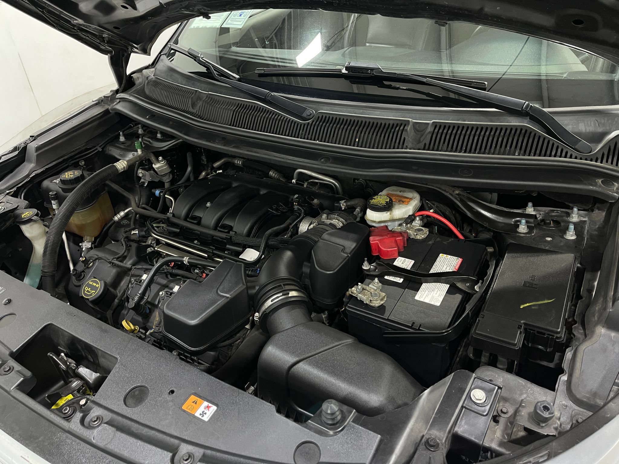 Used 2019 Ford Explorer XLT w/ Equipment Group 202A AWD/4WD image 27