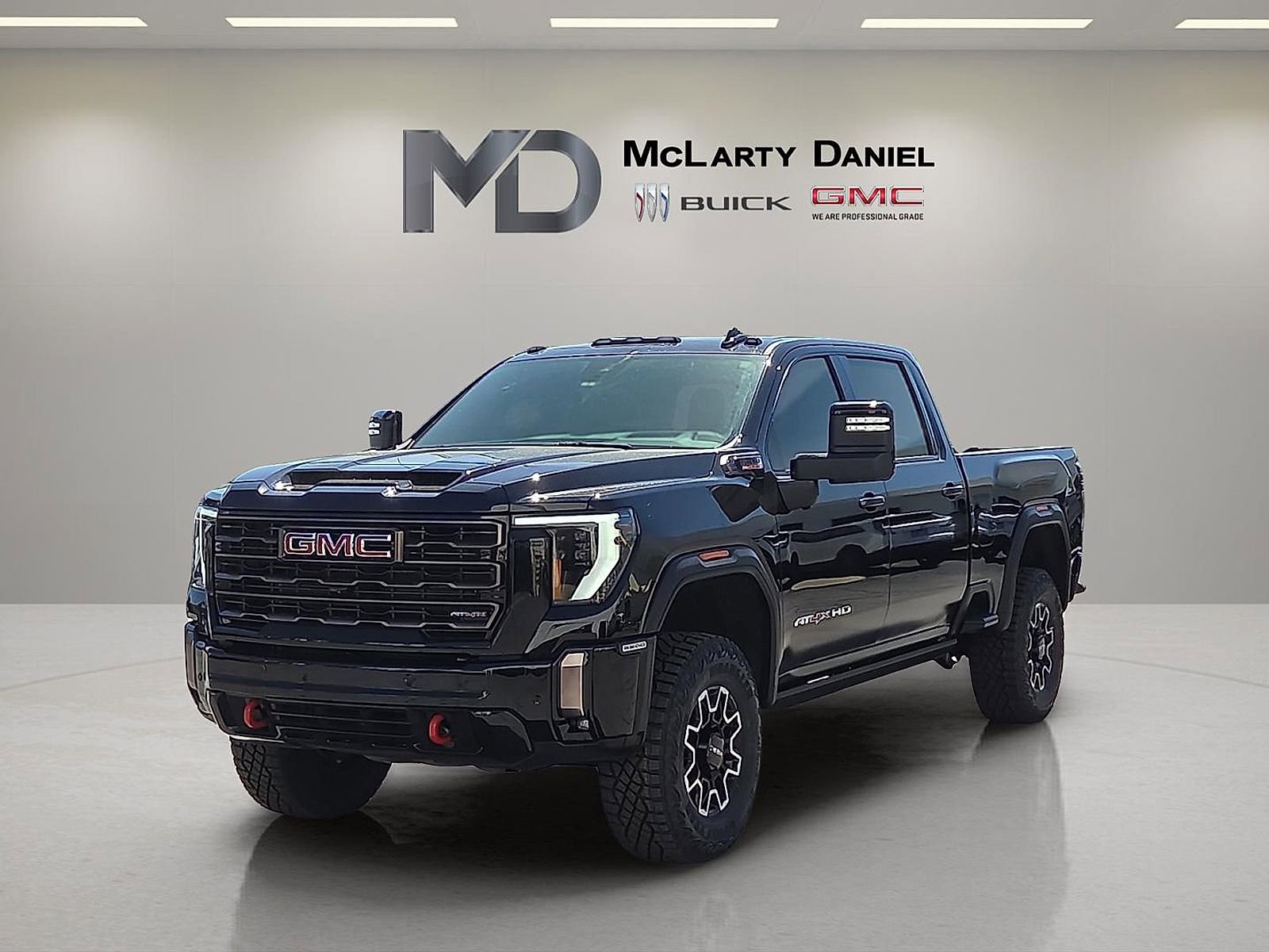 Used 2024 GMC Sierra 2500 AT4X AWD/4WD image 2