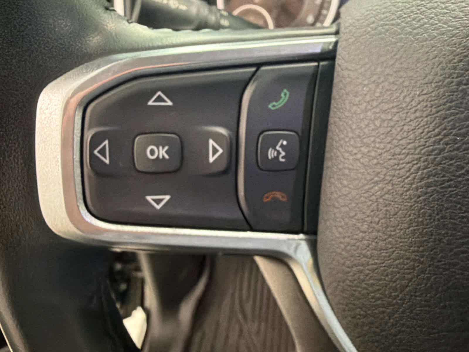 Used 2023 RAM 1500 Laramie AWD/4WD image 15