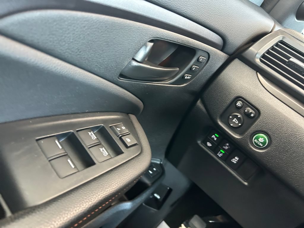 Certified 2023 Honda Passport TrailSport image 30