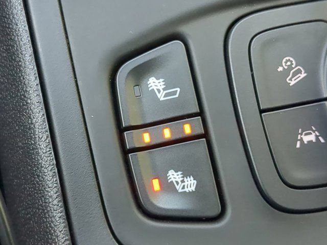 Used 2024 GMC Terrain SLE w/ Driver Convenience Package FWD image 21