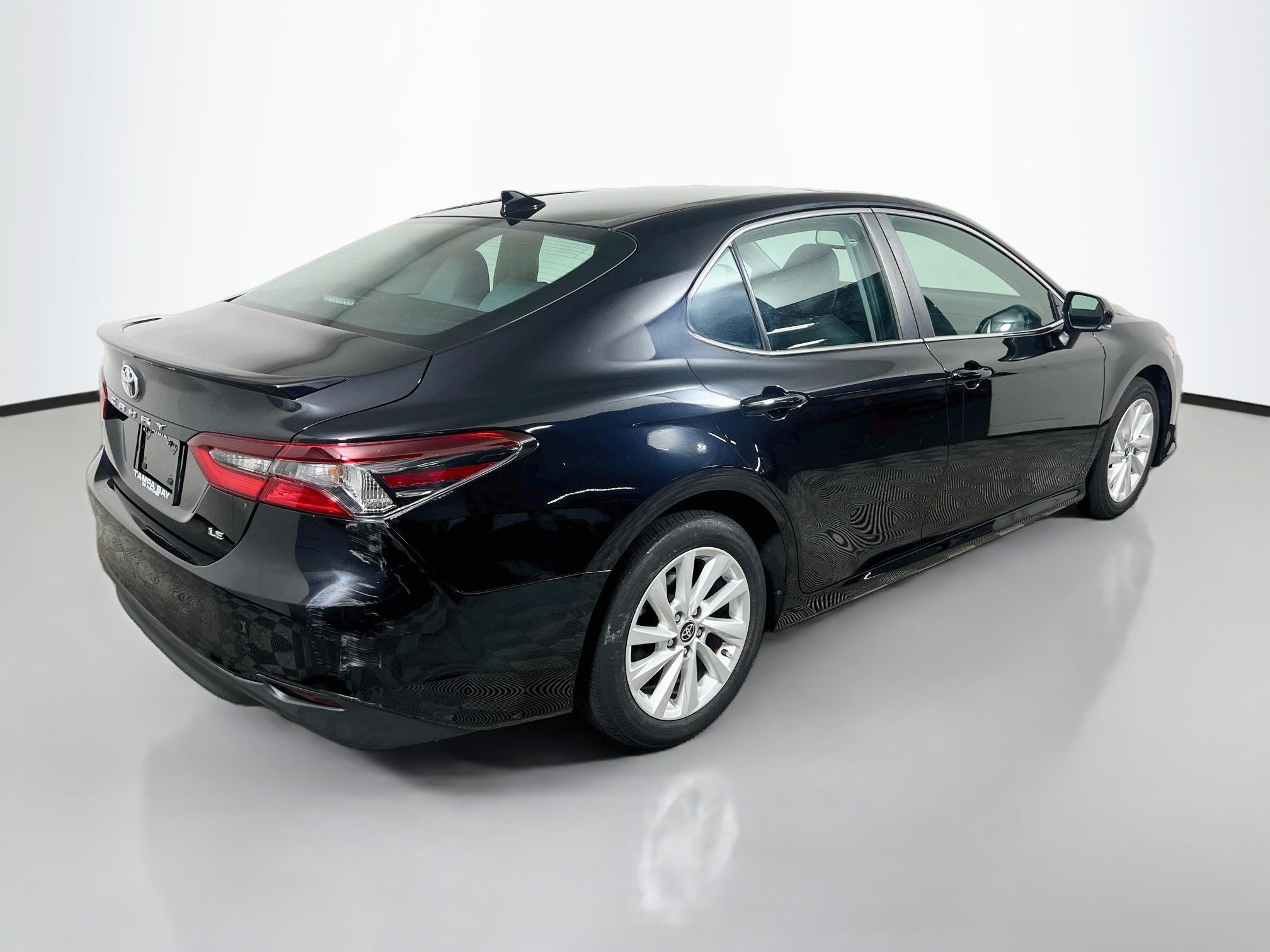 Used 2024 Toyota Camry LE w/ Convenience Package FWD image 4
