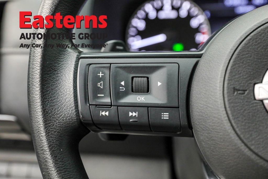 Used 2024 Nissan Pathfinder S image 15