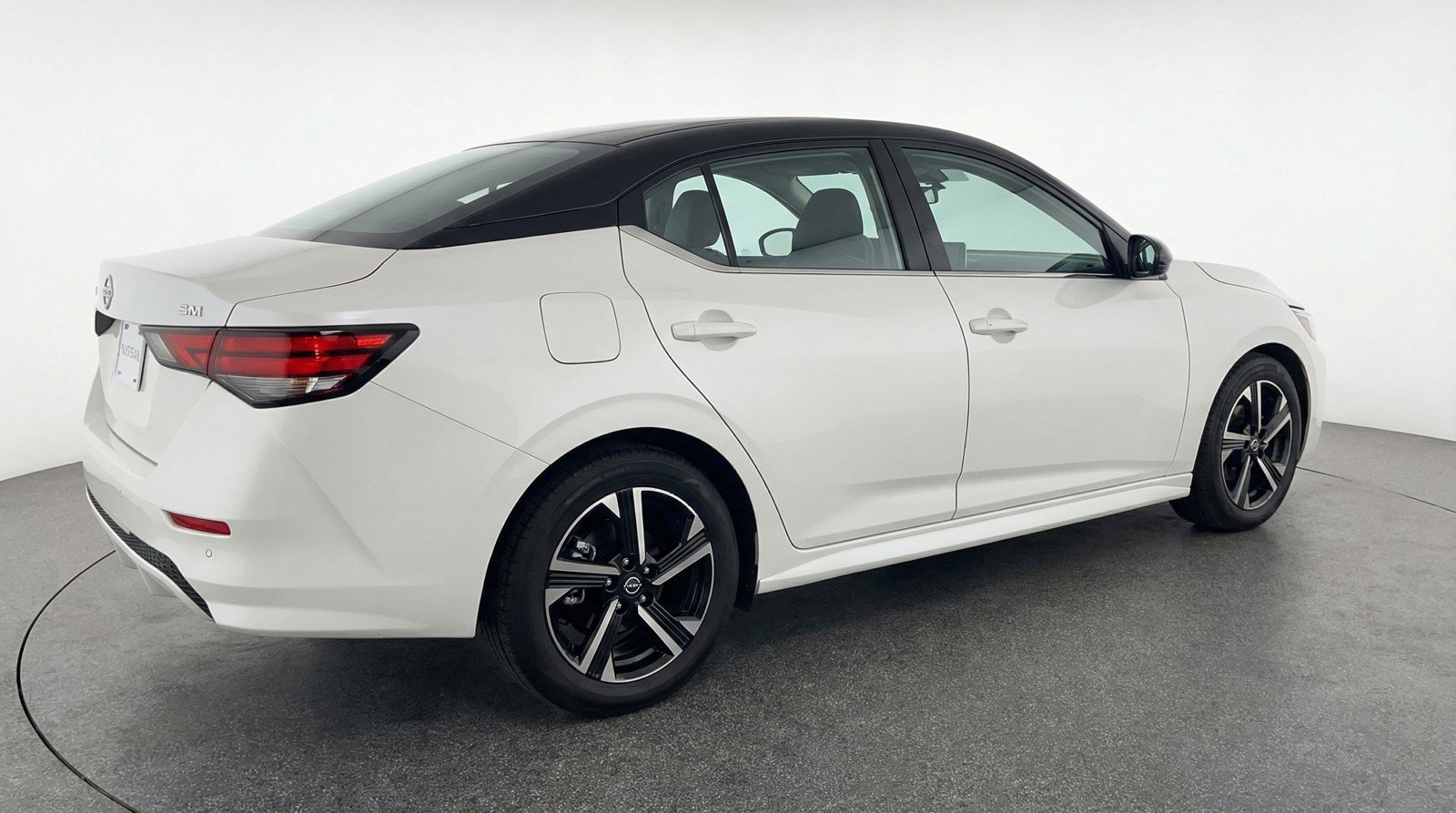 Used 2025 Nissan Sentra SV image 9