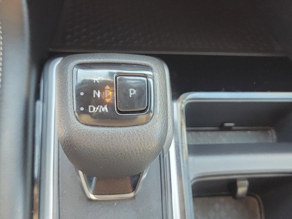 Used 2024 Nissan Pathfinder SV AWD/4WD image 32