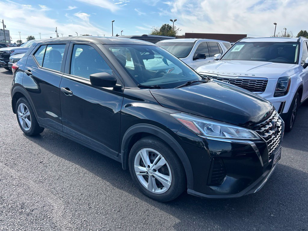 Used 2022 Nissan Kicks S FWD image 2