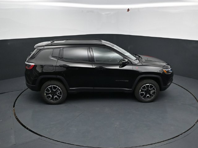 New 2026 Jeep Compass Trailhawk w/ Trailer Tow Group AWD/4WD image 52