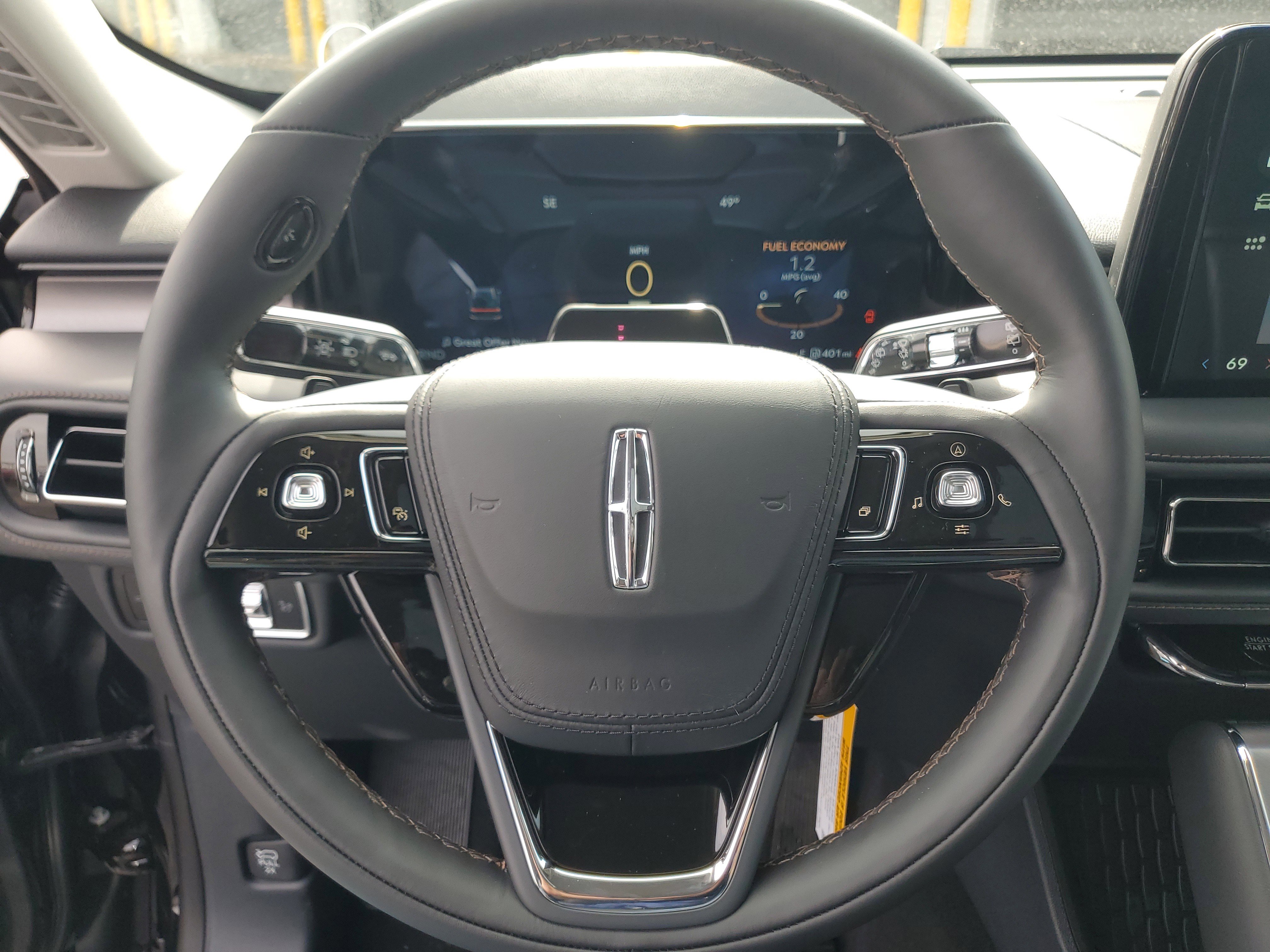 New 2026 Lincoln Aviator AWD image 15