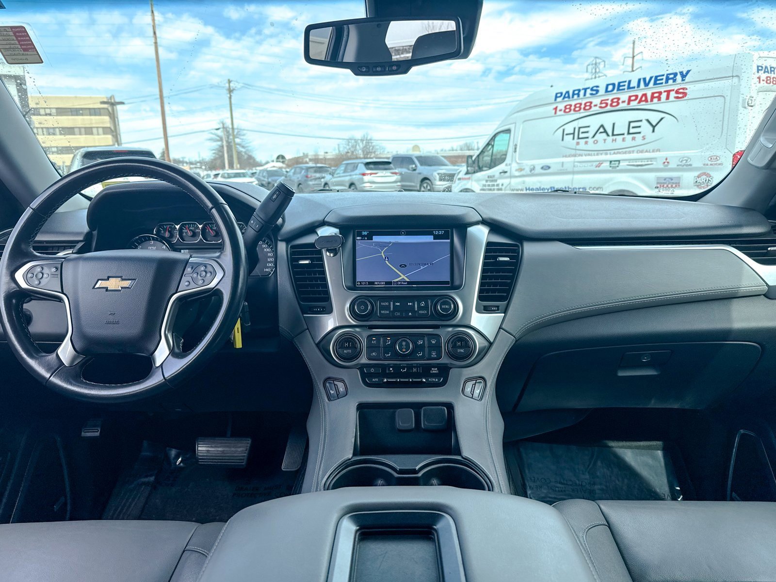 Used 2018 Chevrolet Suburban LT image 27
