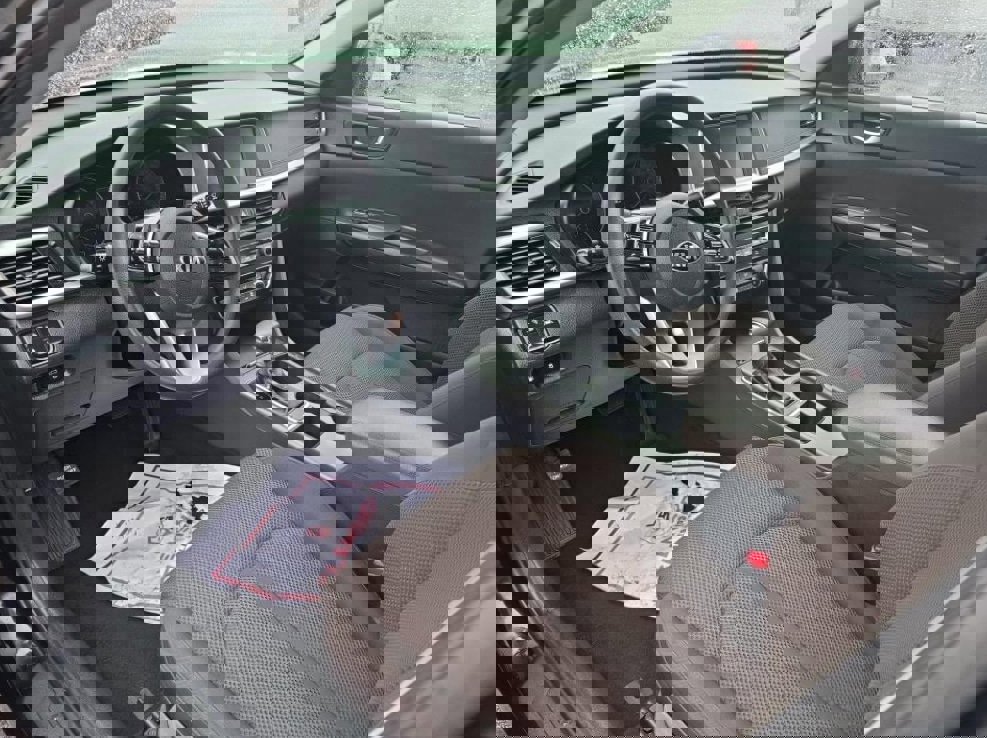 Used 2020 Kia Optima LX image 9