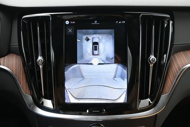 New 2026 Volvo V60 B5 Cross Country Ultra w/ Protection Package Premier AWD/4WD image 23