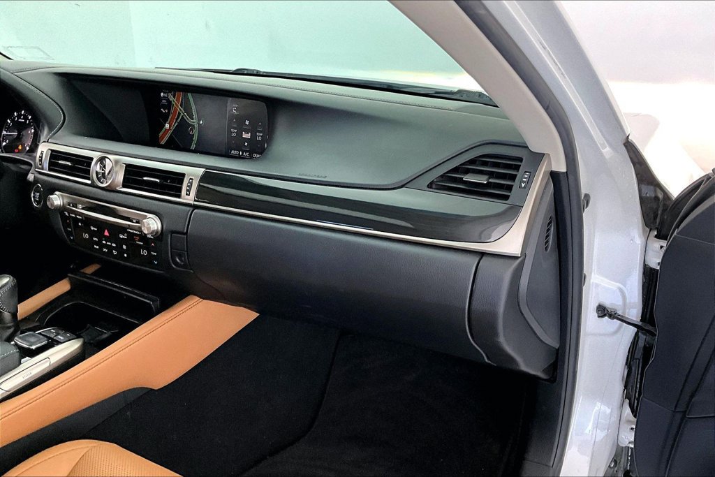 Used 2017 Lexus GS 200t RWD image 19
