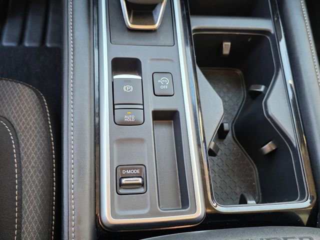 Used 2025 Nissan Pathfinder SV FWD image 36