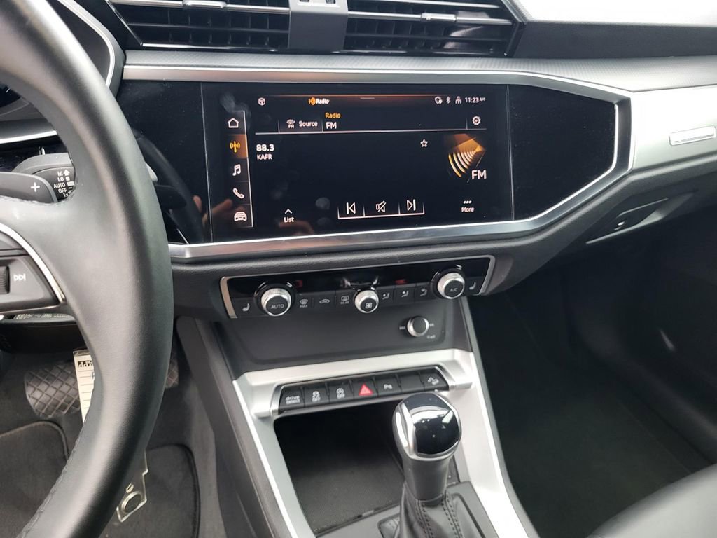 Used 2025 Audi Q3 2.0T Premium AWD/4WD image 24