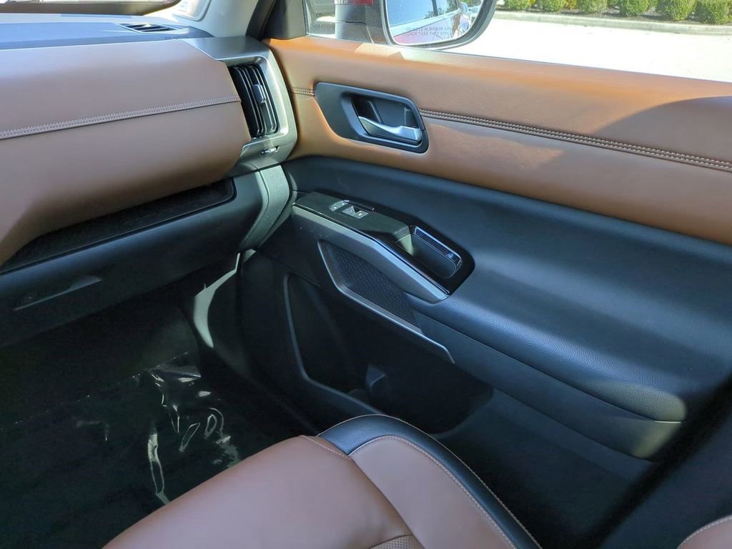 Certified 2022 Nissan Pathfinder Platinum w/ Cargo Package image 17