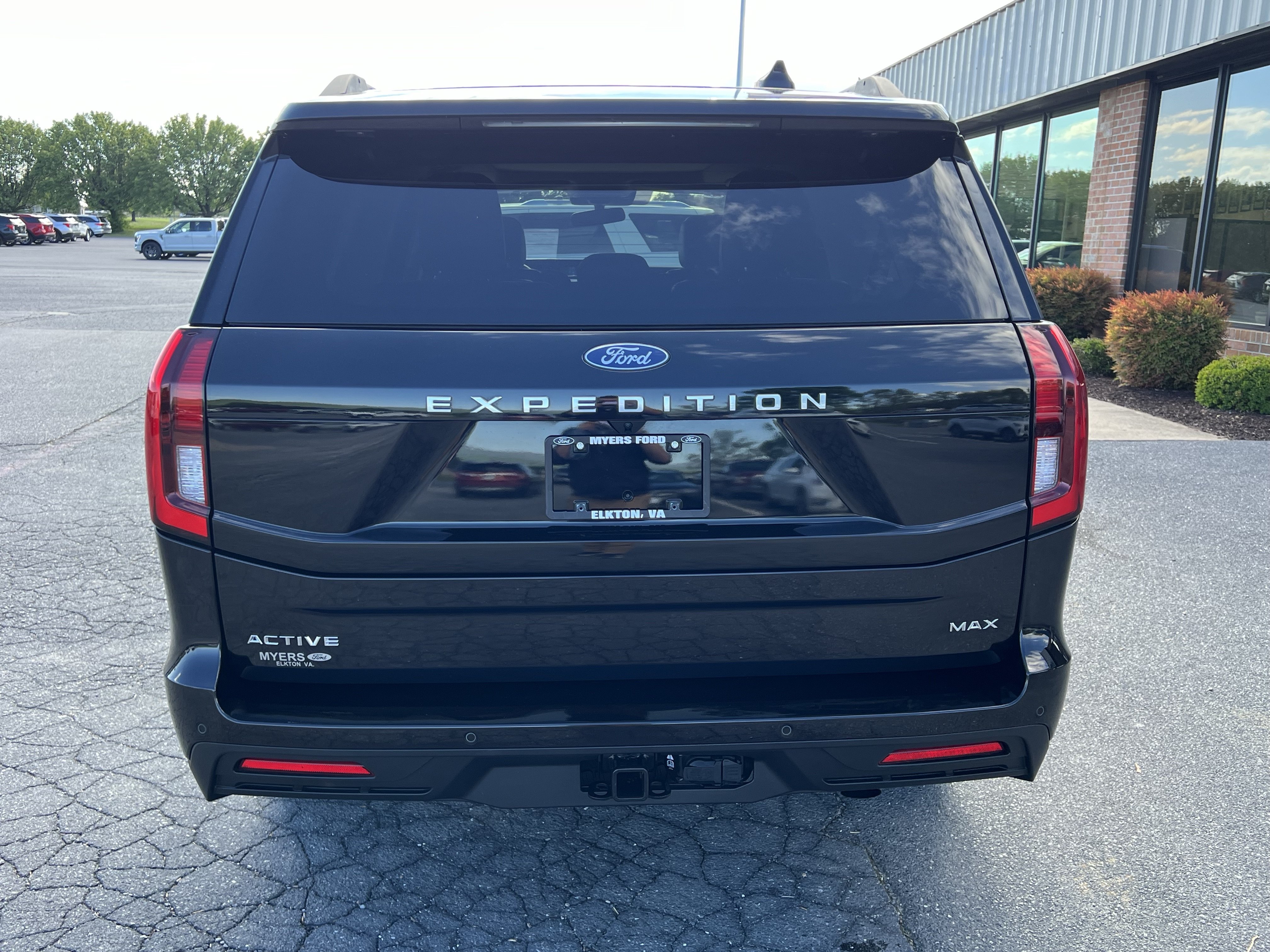 Used 2025 Ford Expedition Max Active AWD/4WD image 8