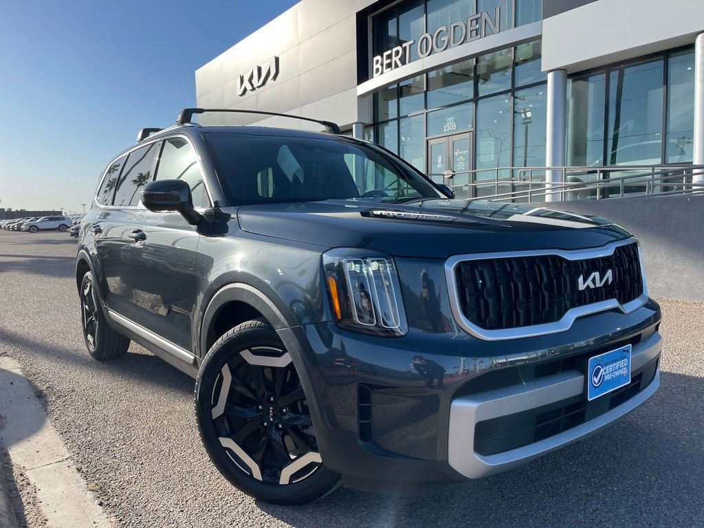Used 2024 Kia Telluride EX w/ EX Captain's Chair Package