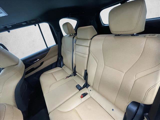 Used 2025 Lexus LX 600 4WD w/ Accessory Package (Z1) image 15