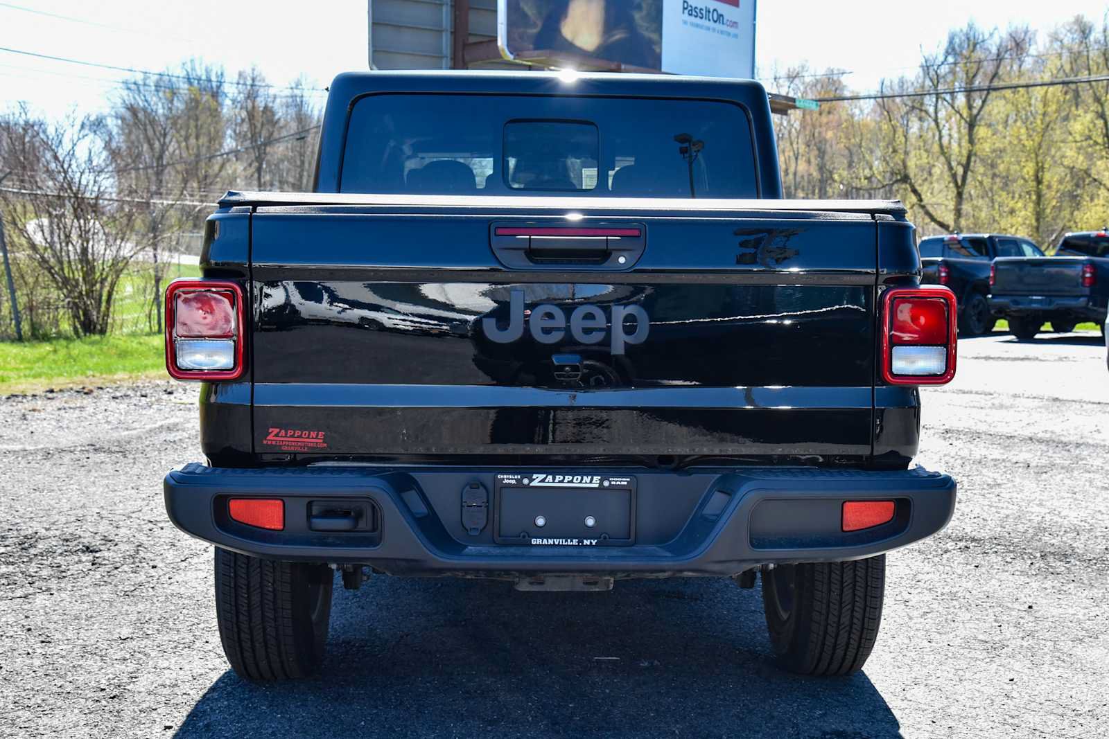 New 2026 Jeep Gladiator Sport AWD/4WD image 4