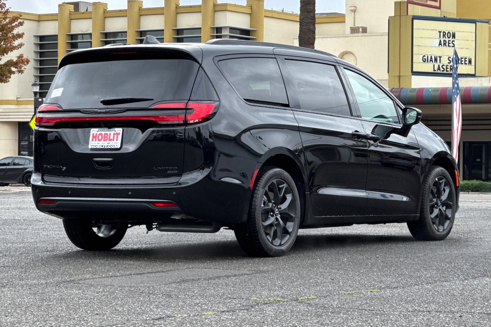 New 2026 Chrysler Pacifica Limited w/ S Appearance Package image 3
