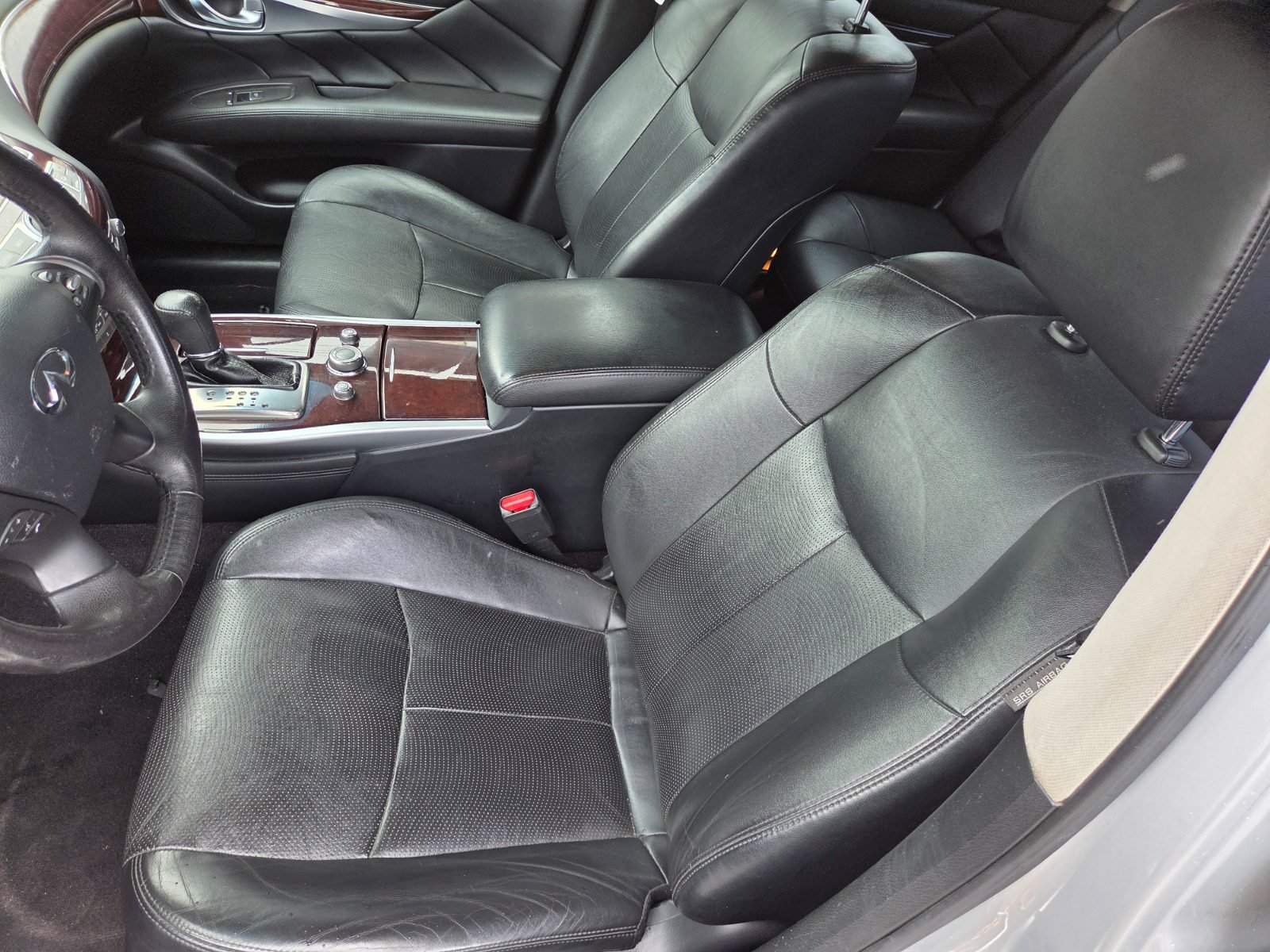 Used 2016 INFINITI Q70 3.7 RWD image 9