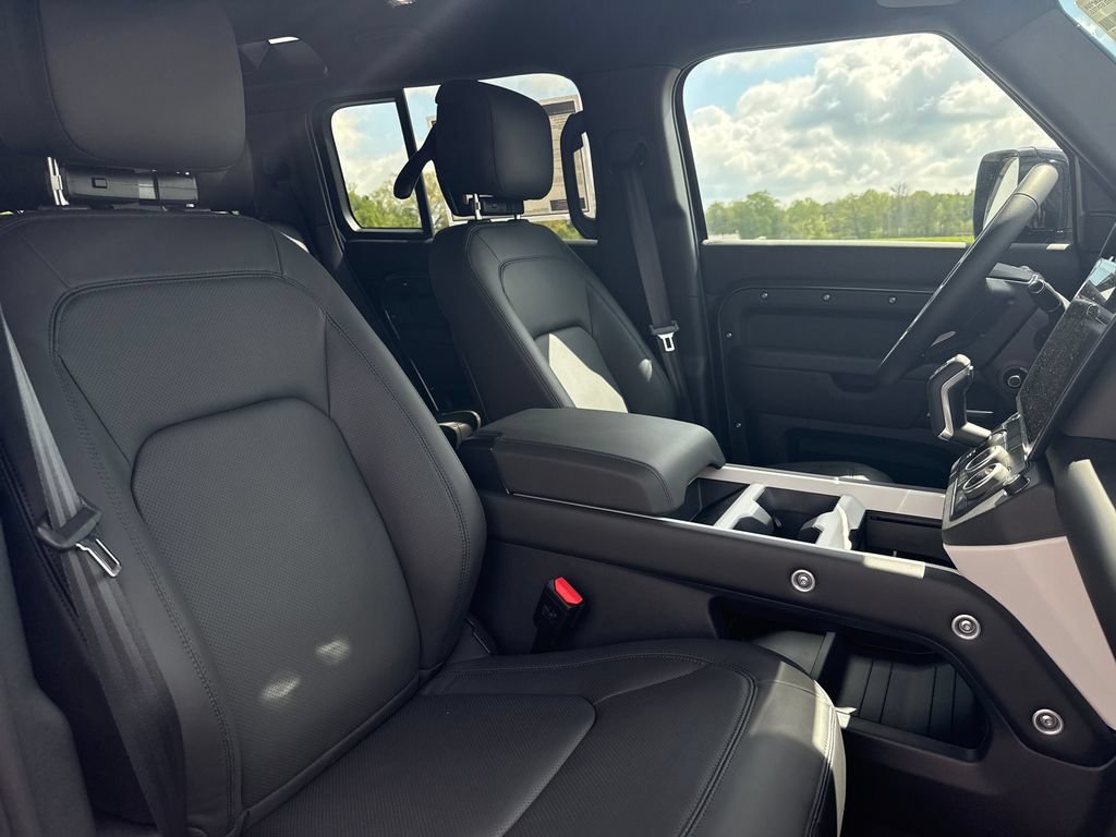 New 2026 Land Rover Defender 110 X-Dynamic SE AWD/4WD image 15