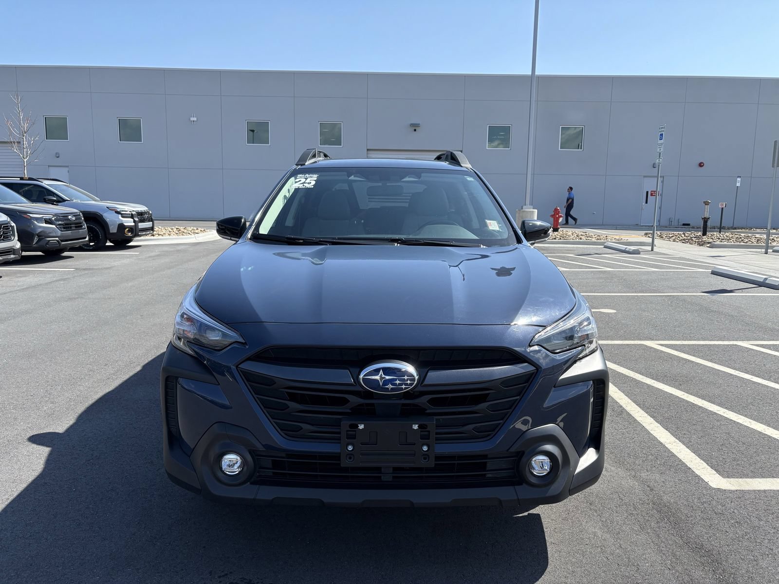 Used 2025 Subaru Outback Premium AWD/4WD image 2