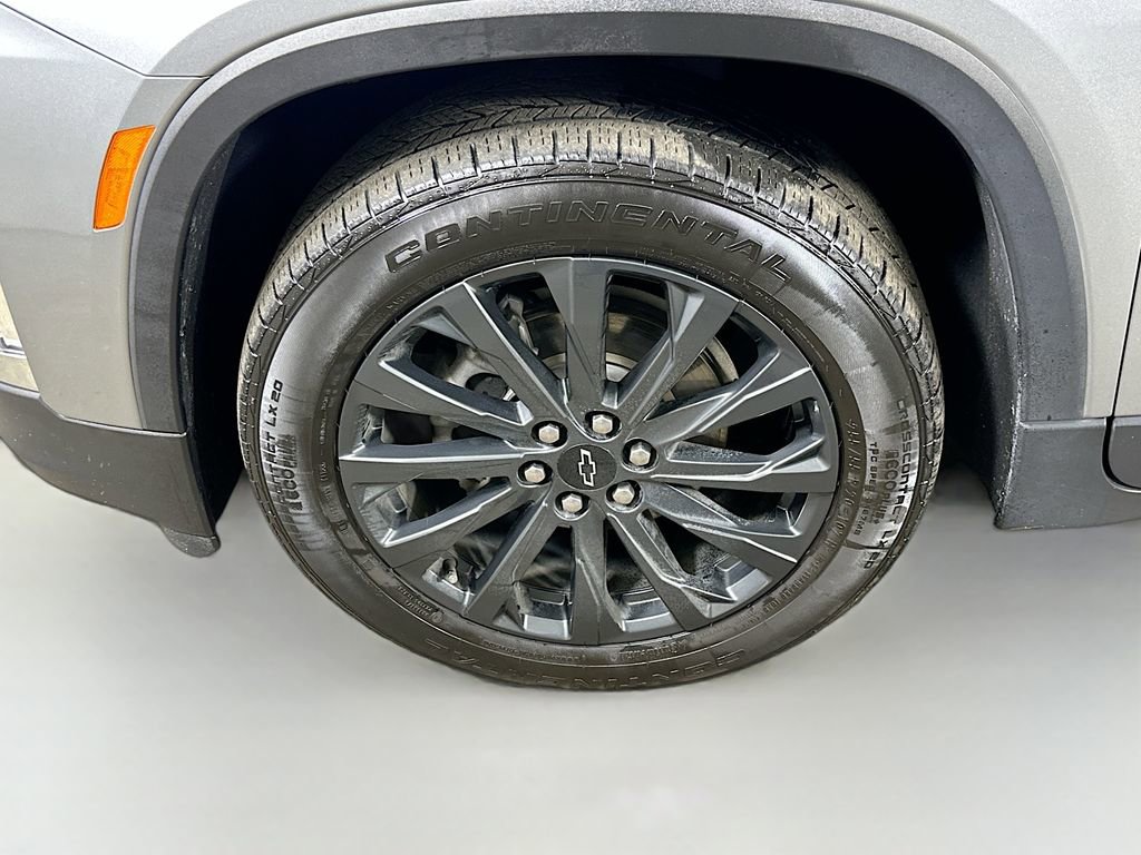 Used 2023 Chevrolet Traverse RS FWD image 8