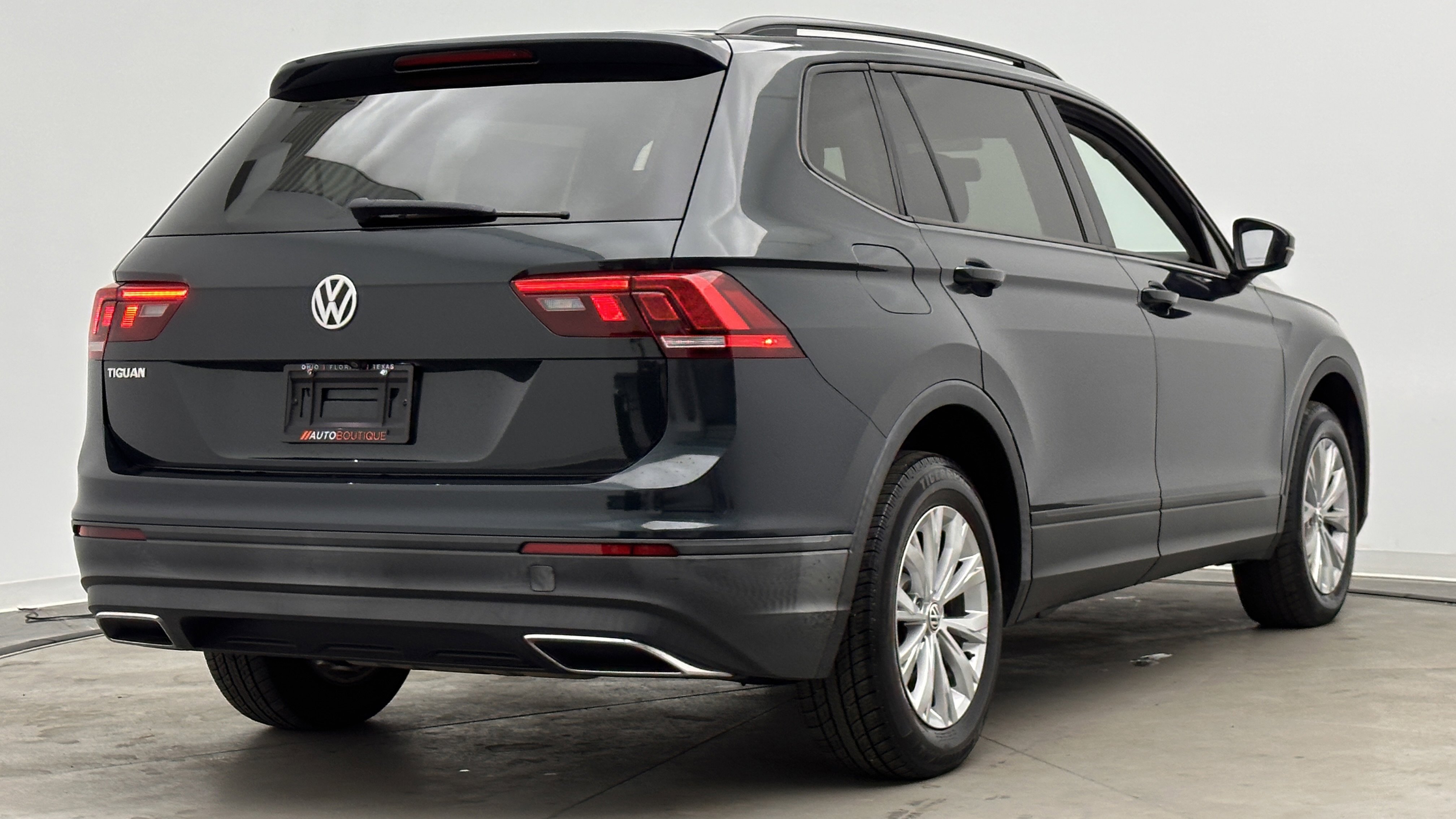 Used 2019 Volkswagen Tiguan S FWD image 7