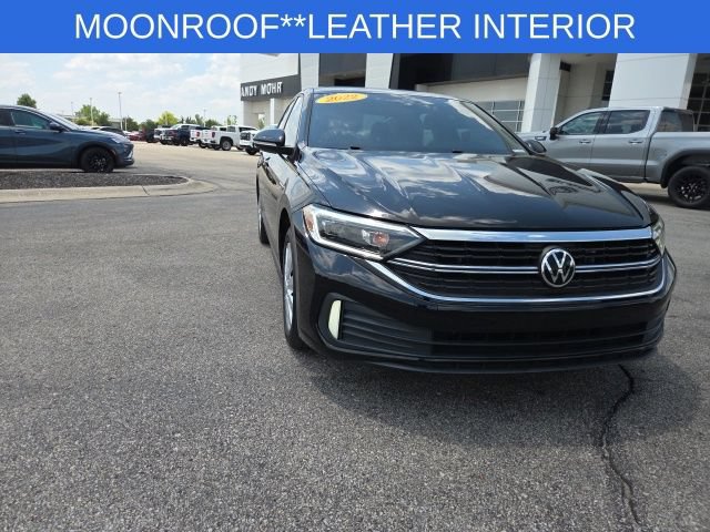 Used 2022 Volkswagen Jetta SEL FWD image 3