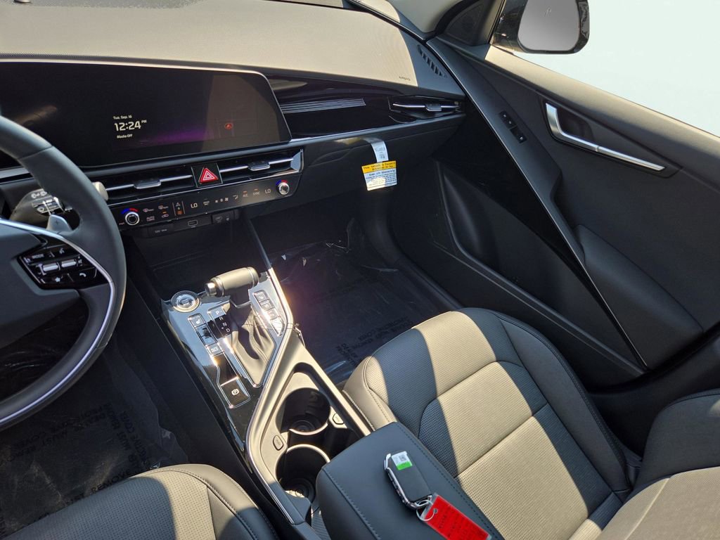 New 2025 Kia Niro SX image 22