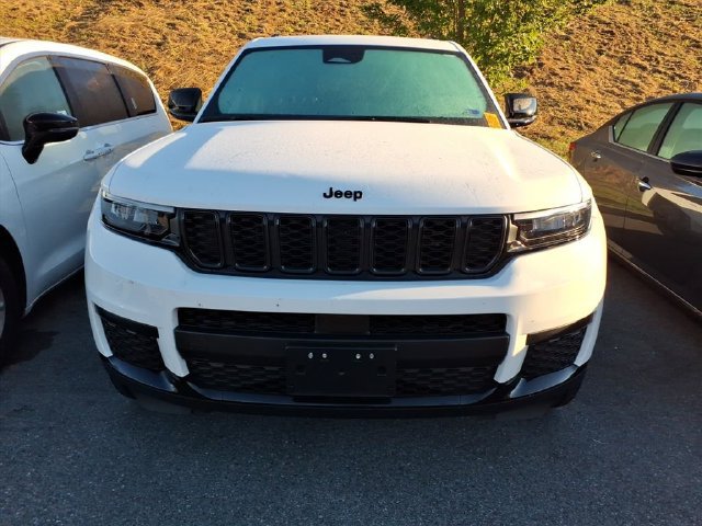 Used 2024 Jeep Grand Cherokee L Laredo AWD/4WD image 12