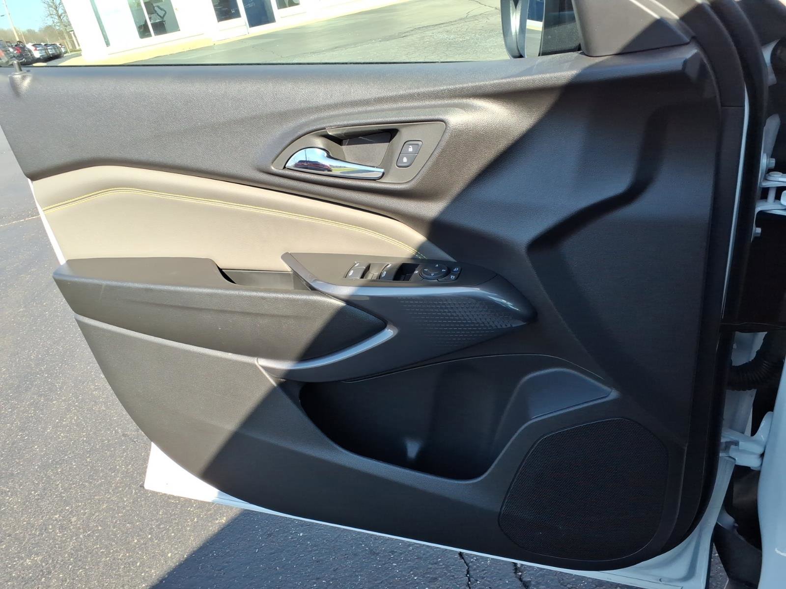 Used 2025 Chevrolet Trax ACTIV w/ Driver Confidence Package image 10