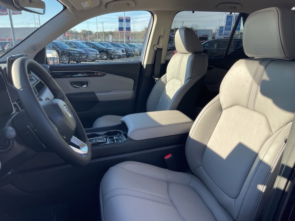 New 2025 Honda Pilot EX-L image 17