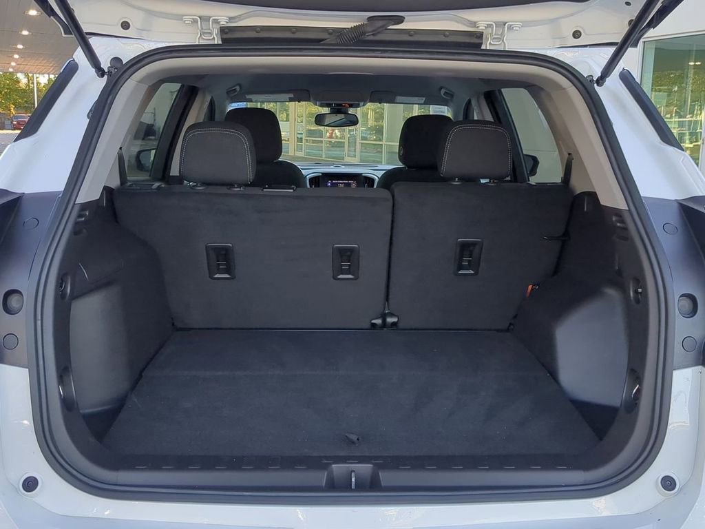 Used 2024 GMC Terrain SLE image 28