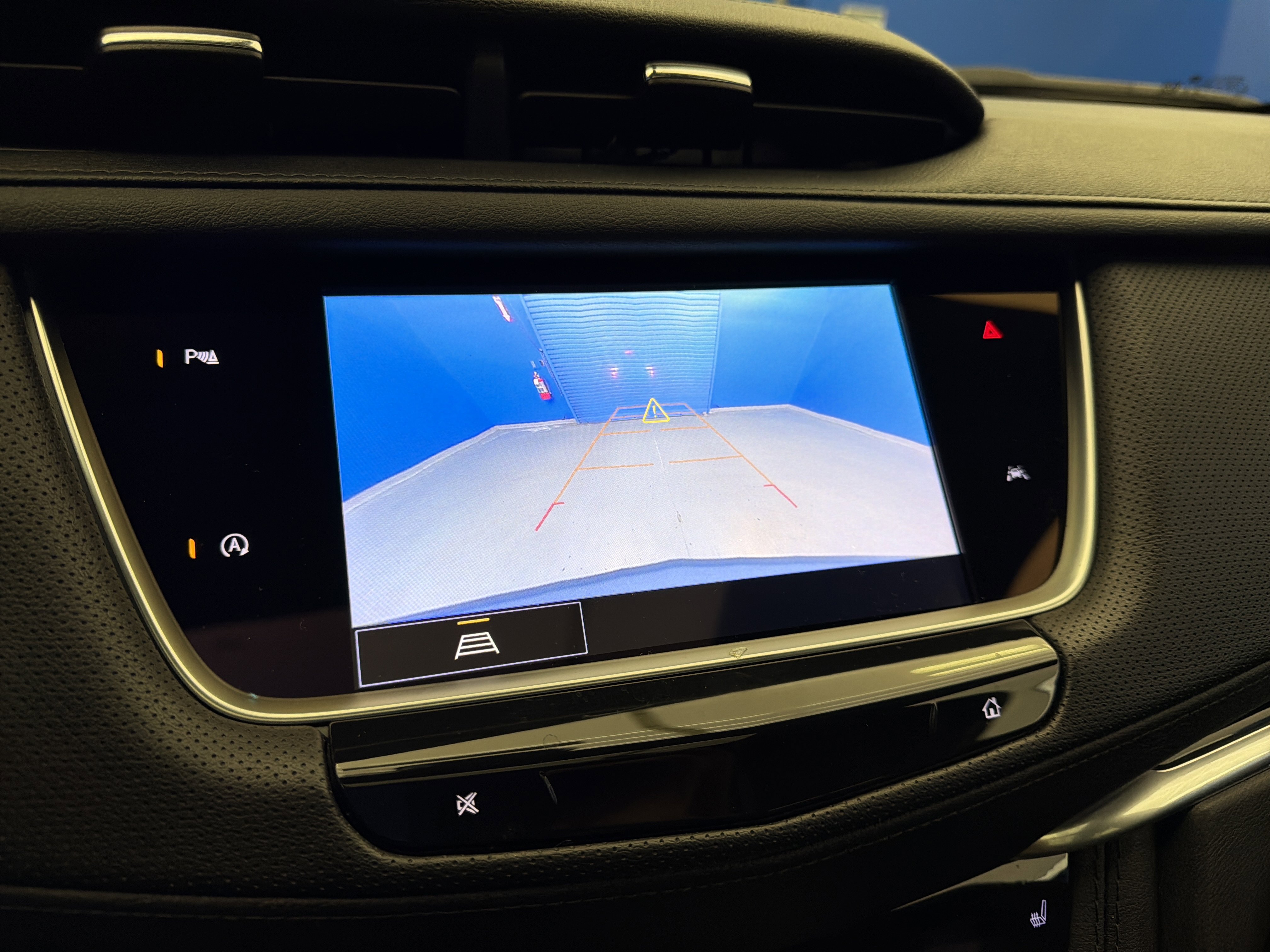 Used 2023 Cadillac XT6 Luxury image 20