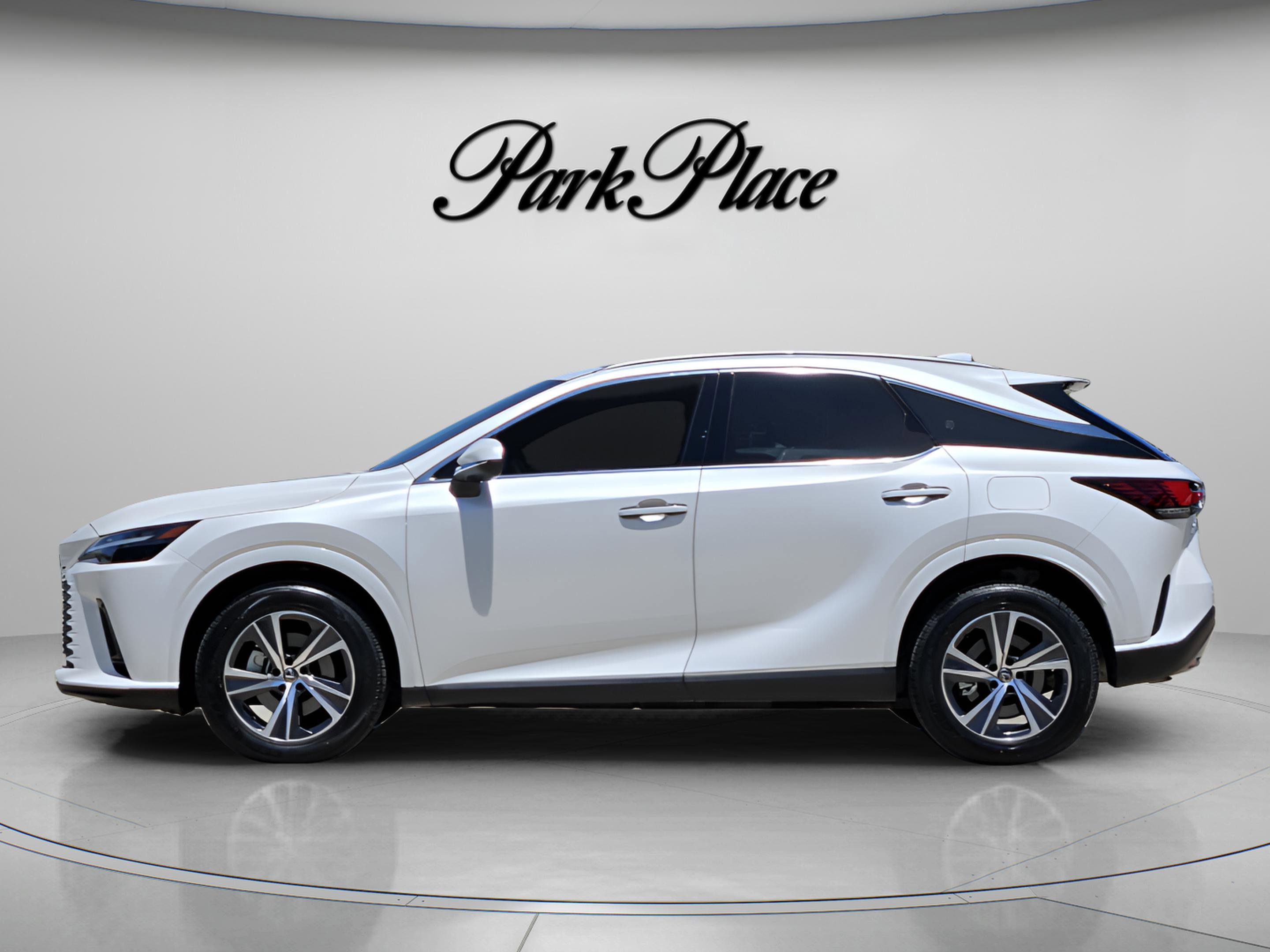 Used 2024 Lexus RX 350 Premium w/ Accessory Package (Z1) FWD image 2
