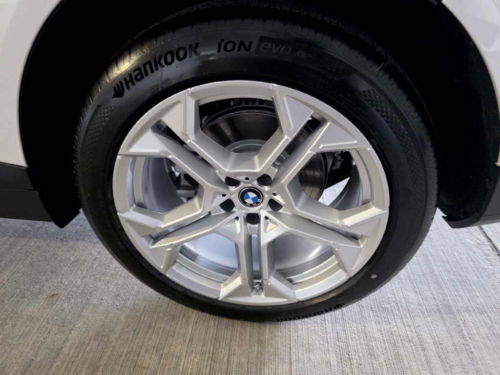 New 2027 BMW X5 xDrive40i w/ Climate Package AWD/4WD image 6