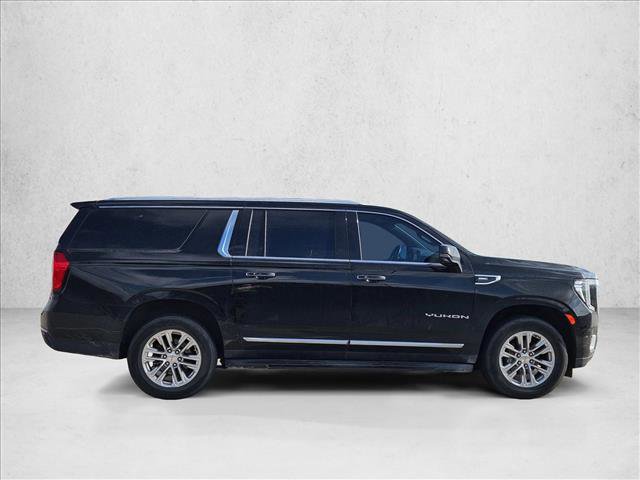 Used 2021 GMC Yukon XL SLT w/ SLT Premium Package image 4