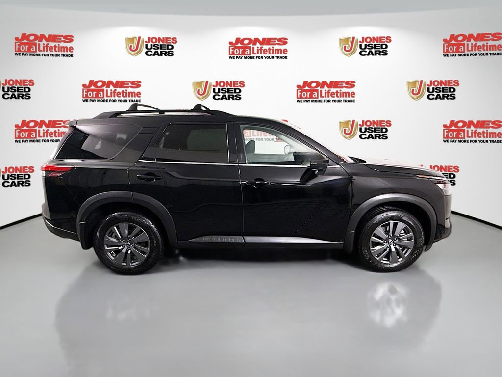 Certified 2024 Nissan Pathfinder SV w/ Black Appearance Package image 16