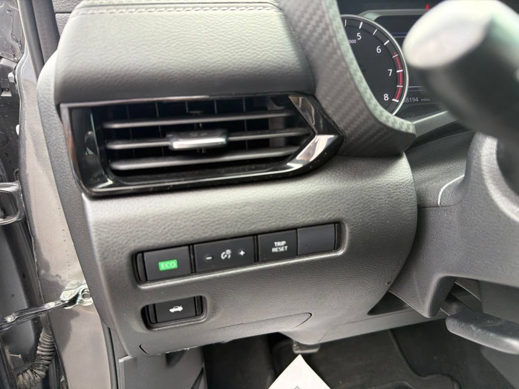 Used 2025 Nissan Sentra SV FWD image 17
