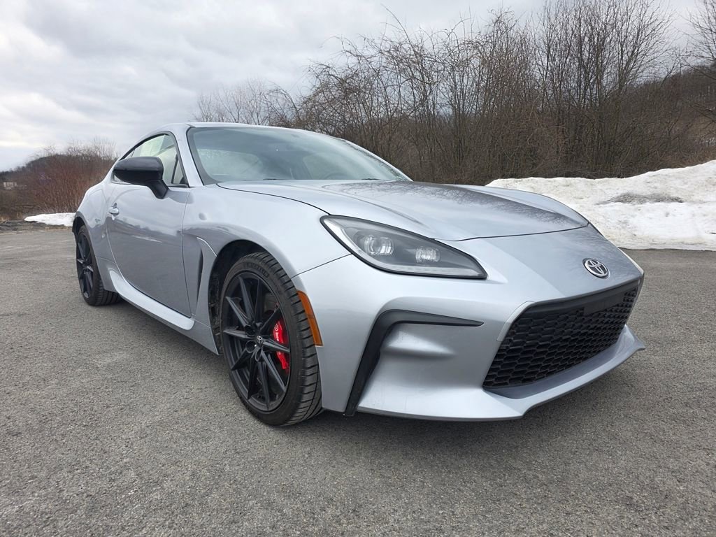 Used 2025 Toyota GR86 Premium w/ Performance Package image 1