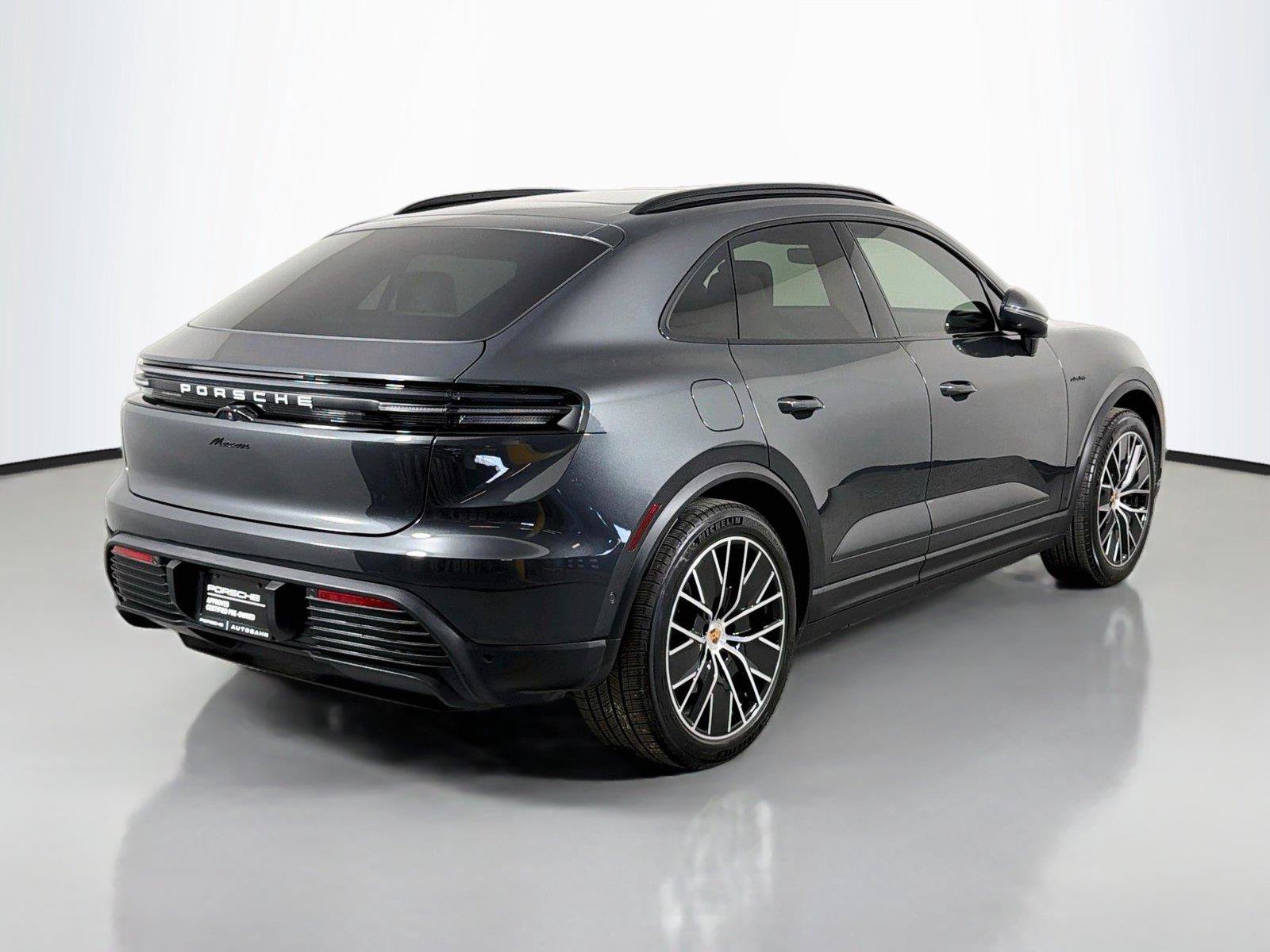 Certified 2026 Porsche Macan Electric RWD image 7