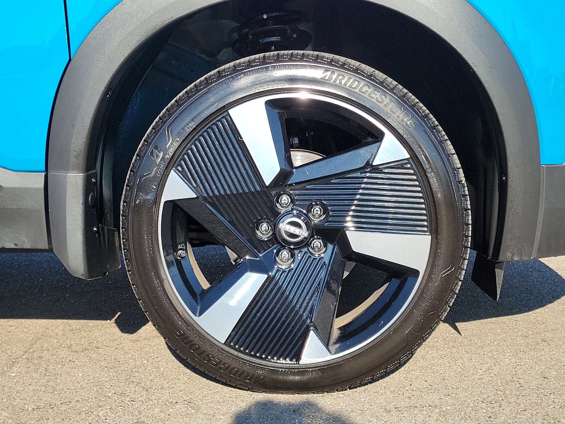 Certified 2025 Nissan Kicks SR image 5
