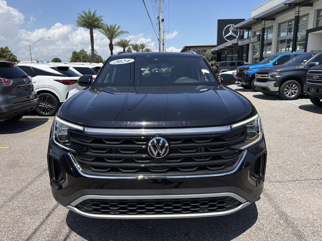 Used 2024 Volkswagen Atlas Cross Sport SEL AWD/4WD image 2
