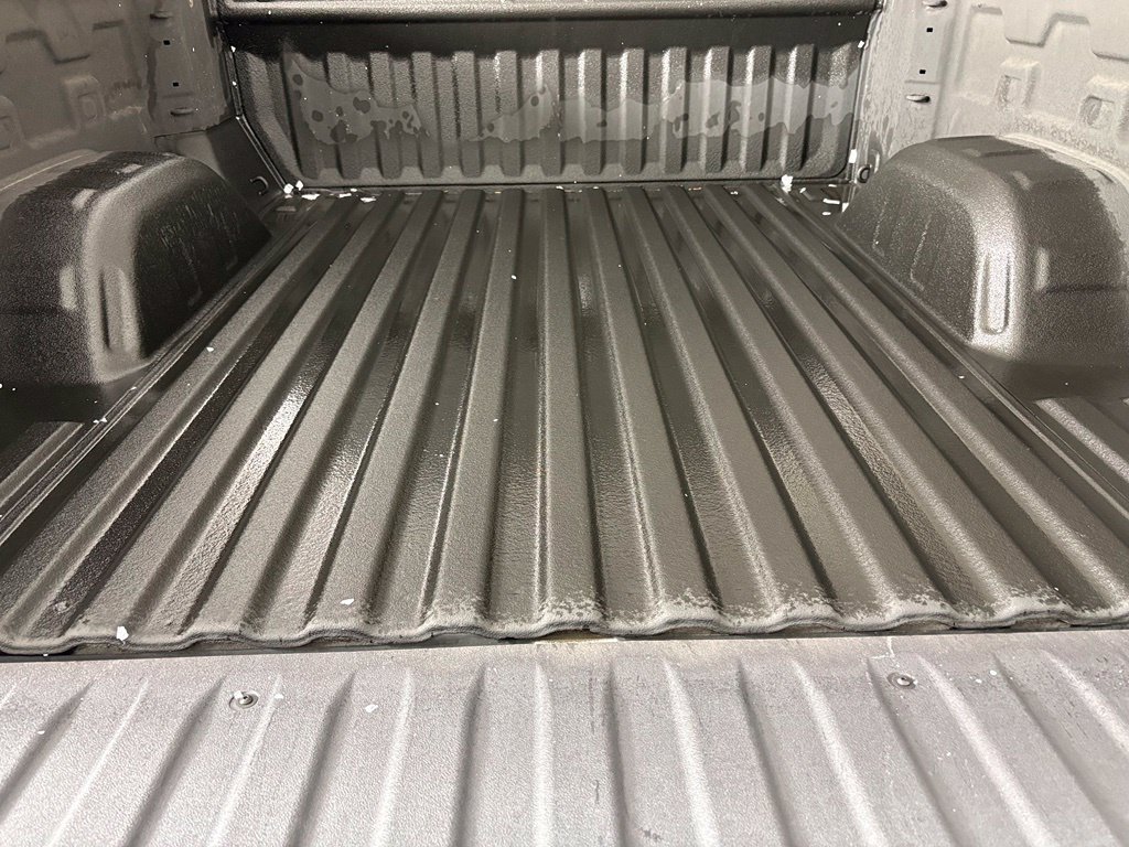 Used 2024 Chevrolet Silverado 1500 LT RWD image 40