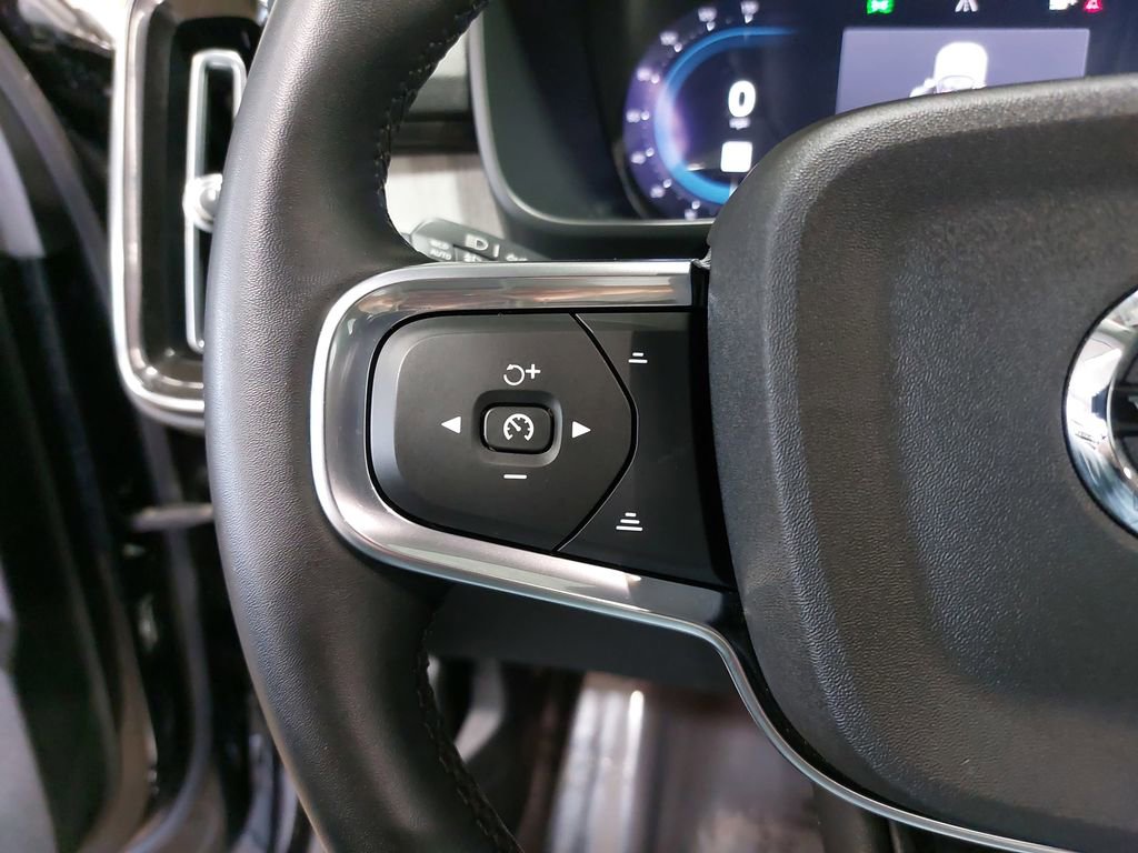Used 2024 Volvo XC40 B5 Plus w/ Climate Package image 17
