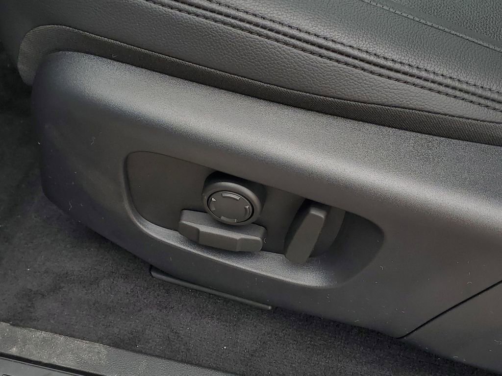 New 2026 Land Rover Range Rover Evoque S image 10